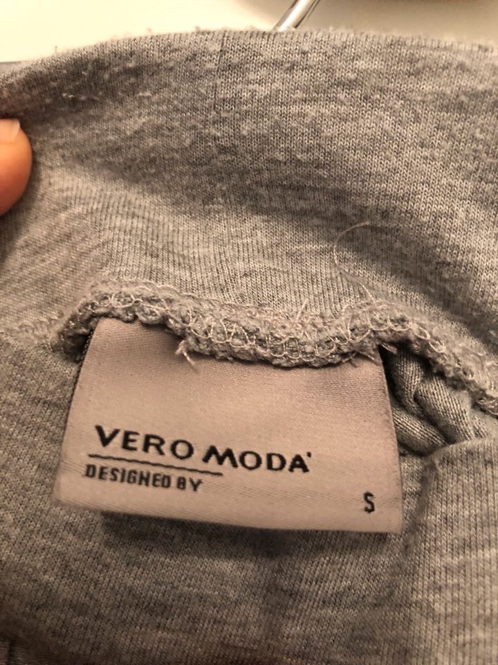 Jersey-Faltenrock von Vero Moda, Hellgrau, Gr. S in Melle