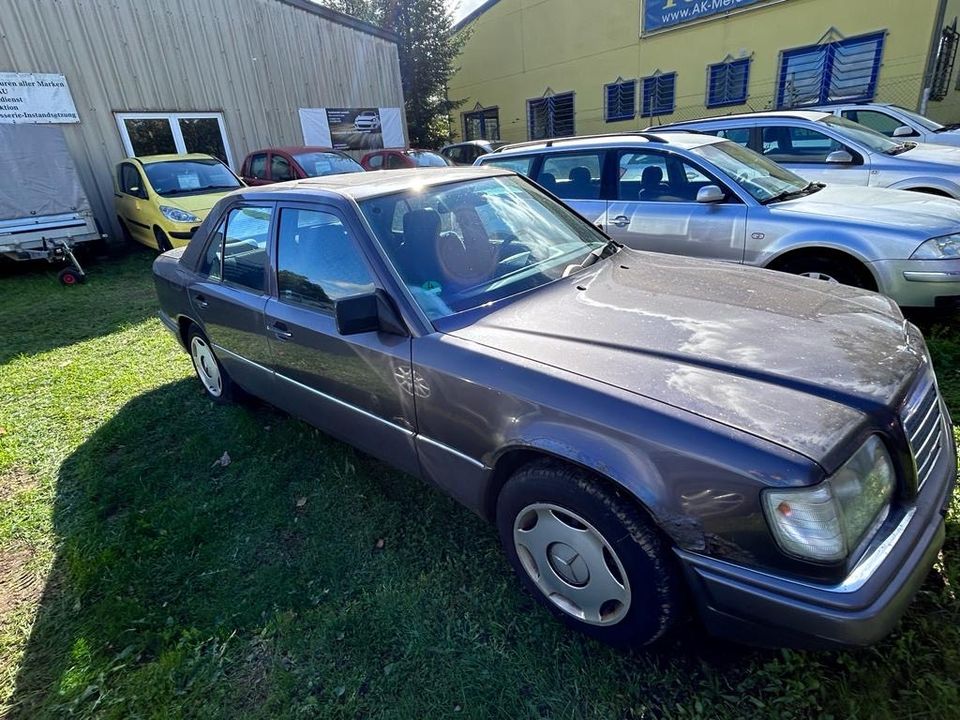 Verkaufe einen Mercedes W124 E200 2.0, ohne TÜV in Üdersdorf