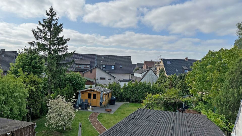 Viele Möglichkeiten: Traumhaftes Zweifamilienhaus in Voerde - Wohnen mit Stil und Potenzial! in Voerde (Niederrhein)