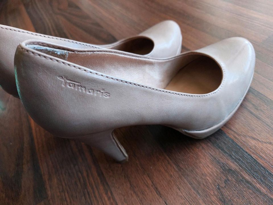 Tamaris High Heels / Pumps / Größe 38 / beige / wie NEU in Usingen