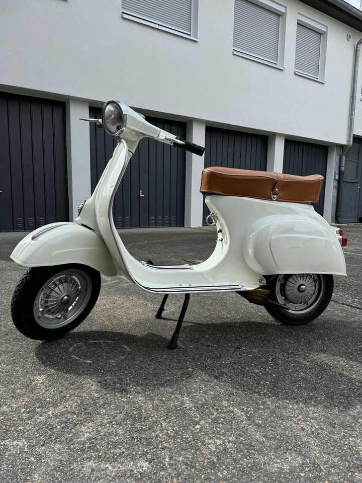 Vespa V50 N in Stuttgart