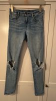 Jeans Hose Levis 26/30 blau Löcher Skinny Low Hessen - Heusenstamm Vorschau