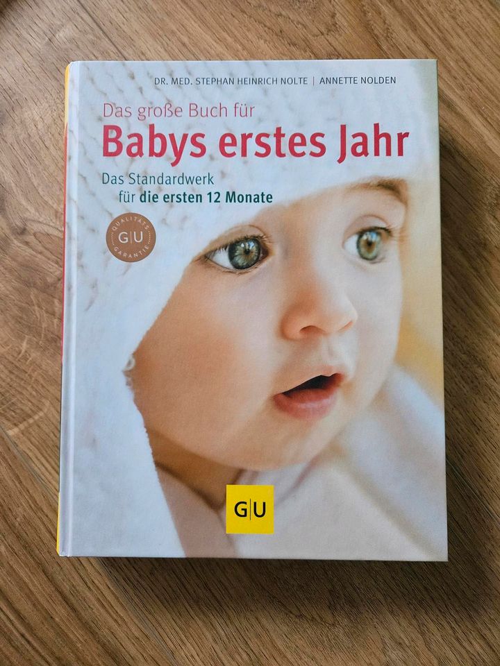 Buch "Babys erstes Jahr" in Essen