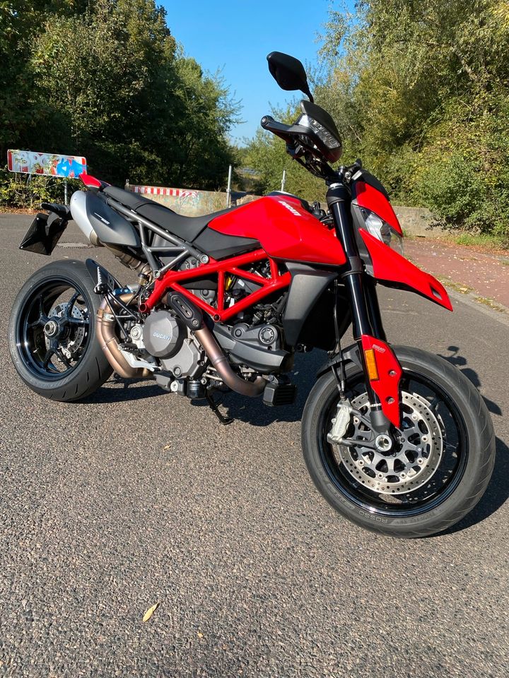 Motorrad Ducati Hypermotard 950 mit Quickshifter in Leipzig