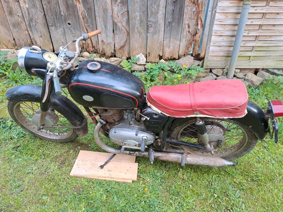 Pannonia T5 250ccm Oldtimer Motorrad T 5 Ungarn 1970 in Wissen