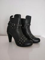 Valerie Perrini Stiefeletten Nieten Gr. 39. Hessen - Ortenberg Vorschau