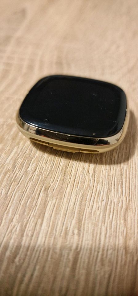 Biete Fitbit Sense Gold in Kleinmachnow