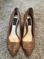 Zara High Heels Pumps Leder beige braun 37 Hessen - Marburg Vorschau