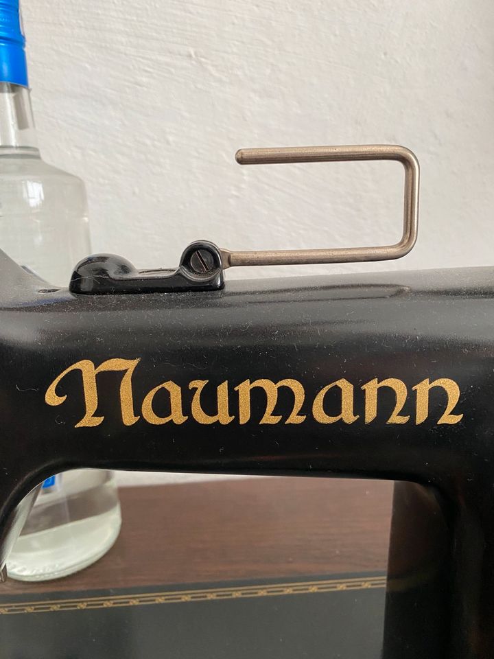 Nähmaschine von der Firma Naumann in Berlin
