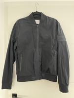 Stylische Calvin Klein Windbreaker Herren Jacke –  XS schwarz Nordrhein-Westfalen - Neuss Vorschau