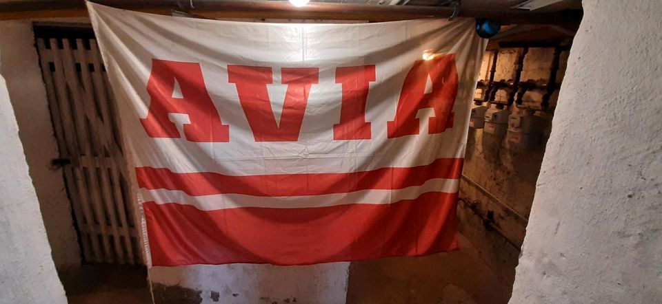 AVIA Fahne Flagge 175cm x 130cm Werbung Garage Deko Dekoration in Jülich