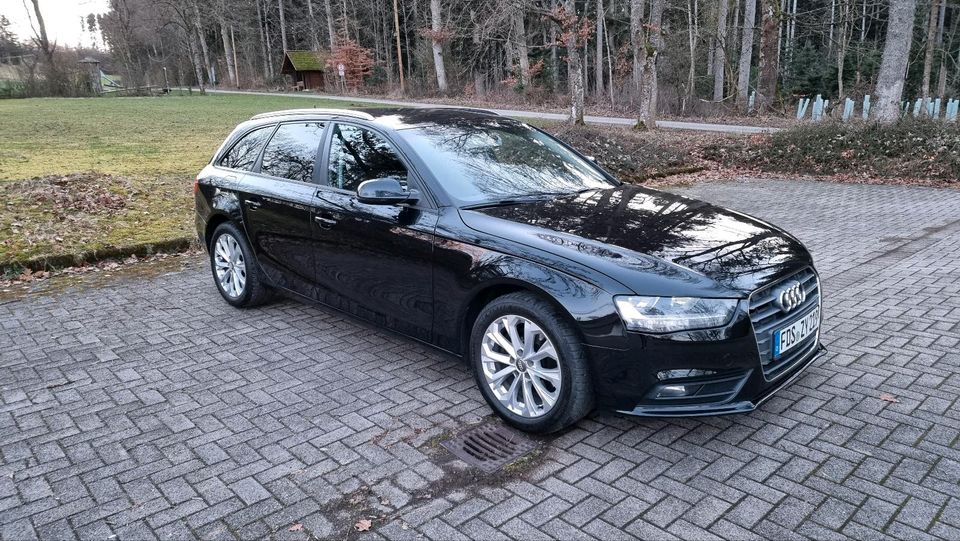 Audi A4 8K B8 Avant 2.0 TDI sehr gepflegt! in Horb am Neckar