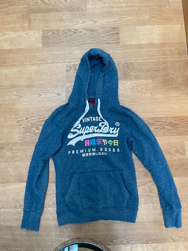 Superdry Pullover Hoodie Sweater blau weiß bunt in Goch