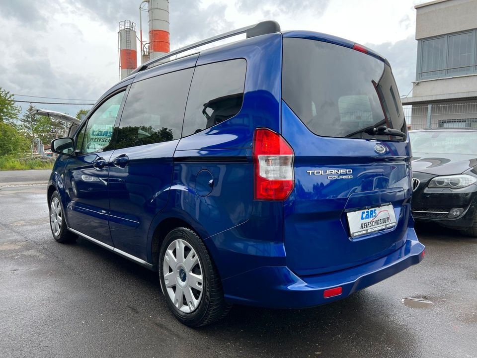 Ford Tourneo Courier Titanium*1 Hand*Export* in Schweinfurt