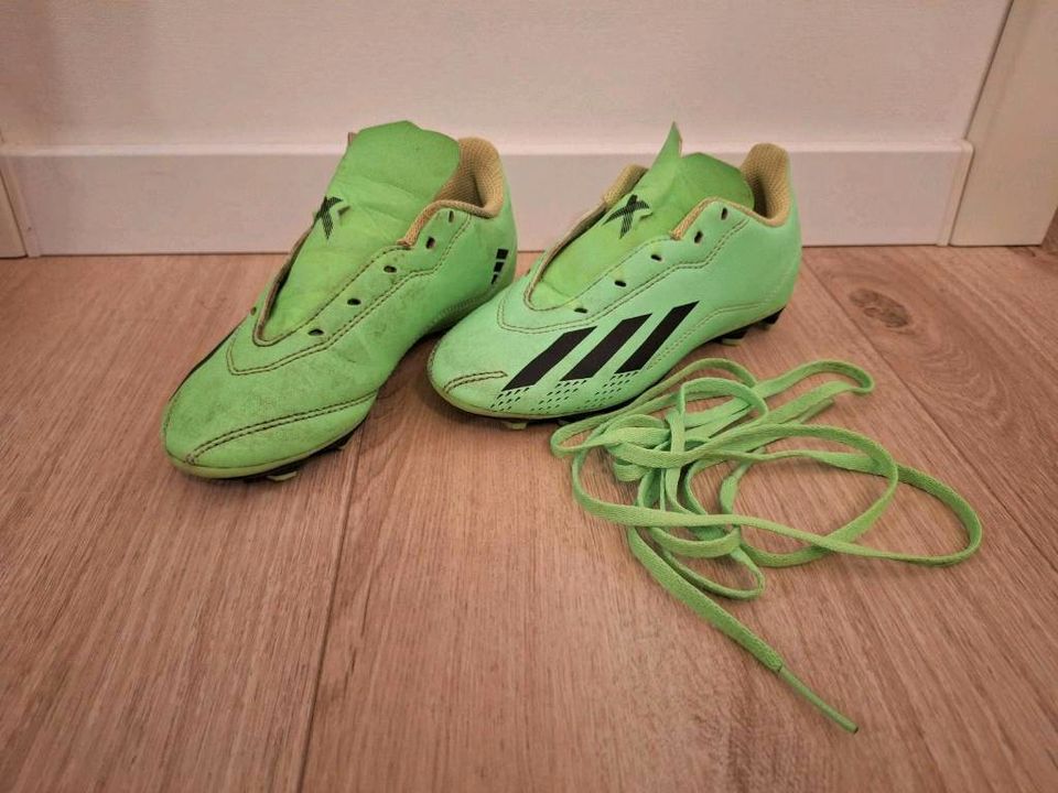 Adidas Fußballschuhe Gr. 29 grün in Delbrück