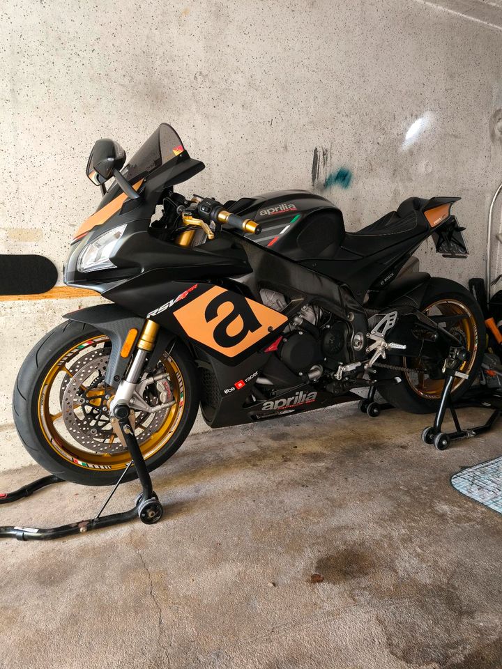 Aprilia RSV4RR in Springe