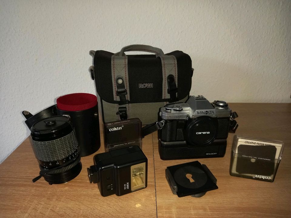 Minolta X-300 Kamera mit Zubehör in Uplengen