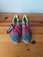 Hallenschuhe /turnschuhe gr 38 Marke crivit Hessen - Gießen Vorschau