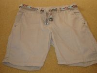 Esprit Shorts Gr. 38, sandfarben mit Gürtel Nordrhein-Westfalen - Jüchen Vorschau