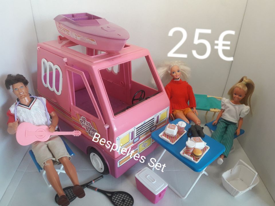 Barbie Puppen 80 90er Jahre Möbel Zubehör Bastelkonvolut Kleidung in Korbach