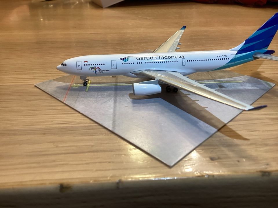 Herpa Wings Garuda Indonesia Airbus A330-200 LIMITED EDITION! in Laufach