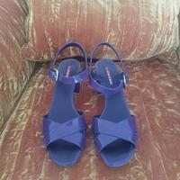 PRADA Sandalen mit Absatz und. Riemchen lila 39,5 wie NEU Nordrhein-Westfalen - Soest Vorschau