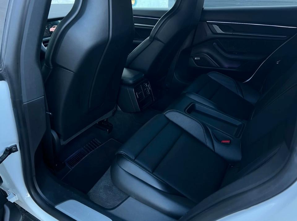 Porsche Taycan 4S - NEUE Batterie - TOP Zustand - Ambientelicht in Flensburg