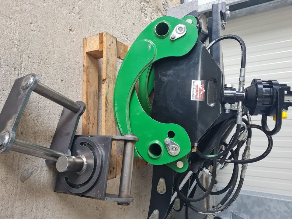 Holzzange mit Finn Rotator, Holzzange für Baggeranbau in Neuhaus am Inn