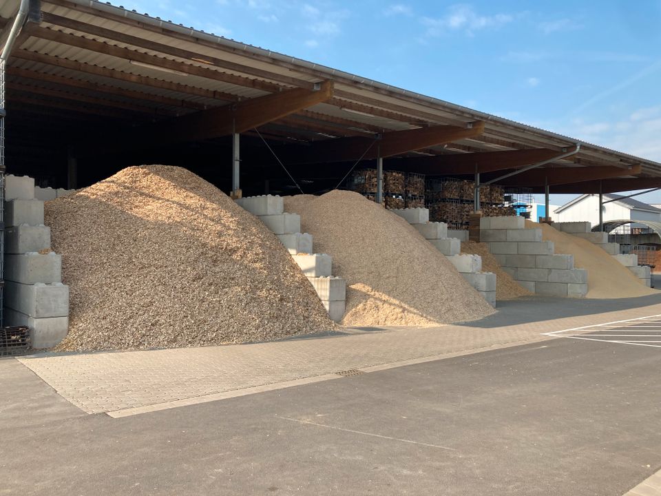 Biomassezentrum im Industriepark Klause-Rindenmulch-Hackschnitzel in Lindlar