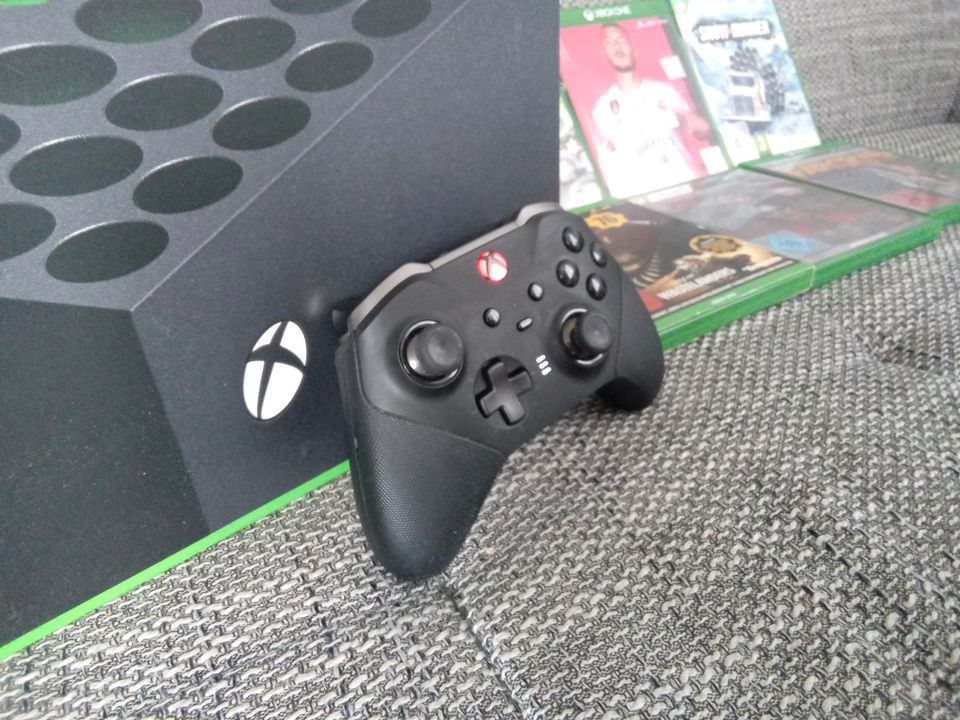 Xbox Series X neu Zustand mit Garantie in Oschatz