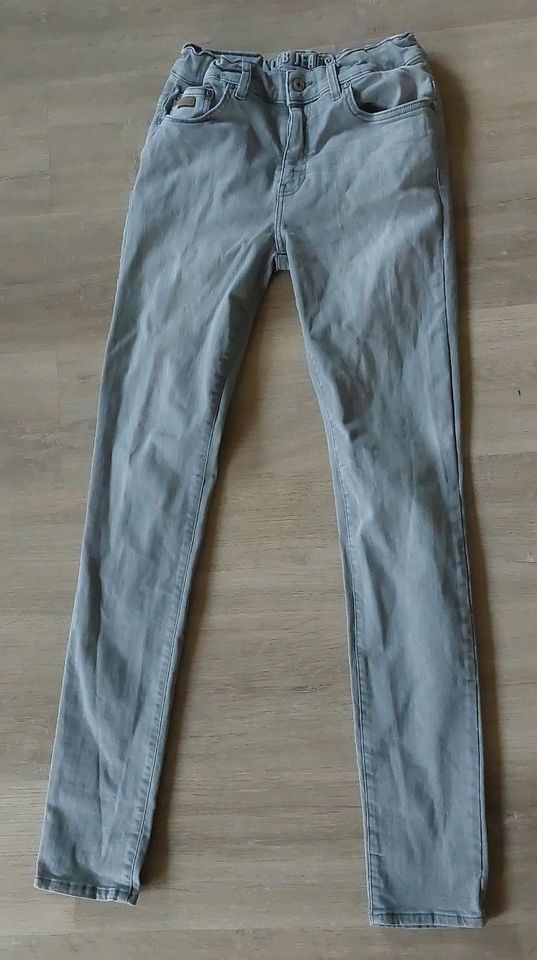 Jeans mit verstellbarem Bund von LTB Größe  176 in Volkmarsen