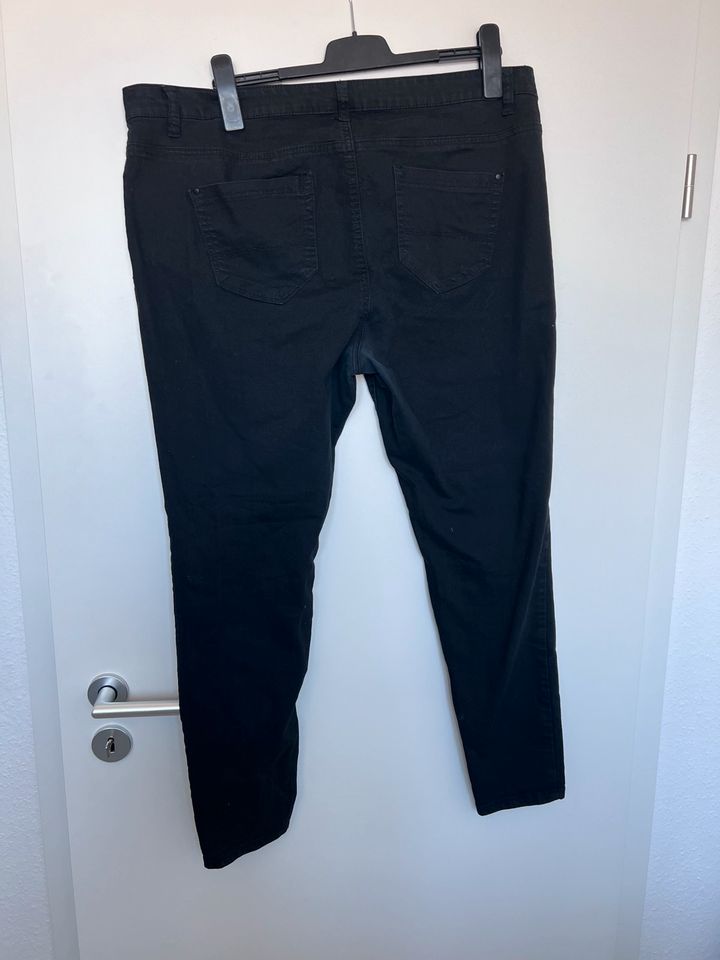 Schwarze Jeans 4XL 48 Clockhouse Plus Size Curvy Fashion in Bielefeld