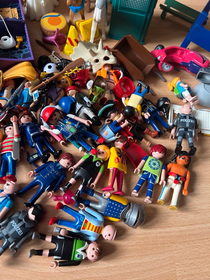 Playmobil sammlung figuren autos in Hannover