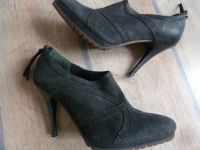 High Heels Esprit 40 schwarz Voll- Leder Profilsohle Stiefeletten Düsseldorf - Friedrichstadt Vorschau