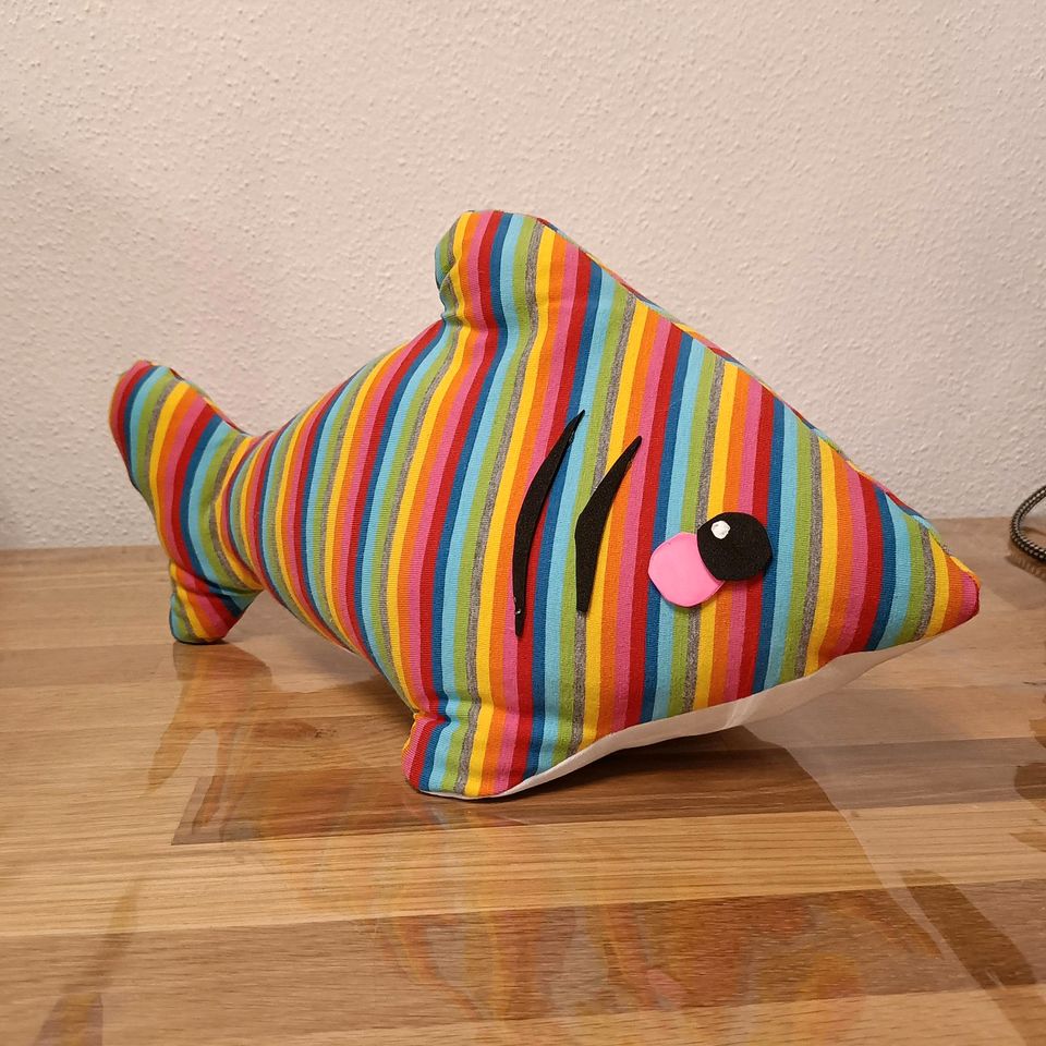 Hai Plüschtier Shark Shork Plush Selbstgemacht Fisch kawaii süß in Bischberg