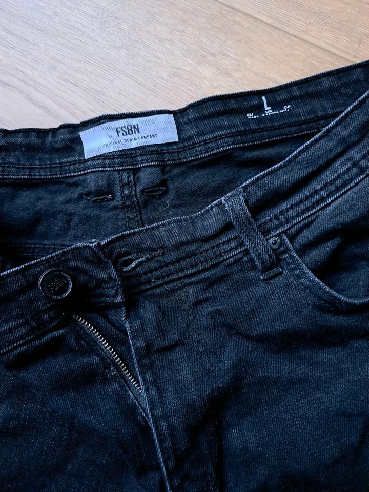 New Yorker Herren Shorts Jeans schwarz Gr. L in Rieschweiler-Mühlbach