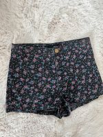 Shorts kurze Hose Hotpants Gr. 40 Muster Blumen schwarz Bayern - Cham Vorschau