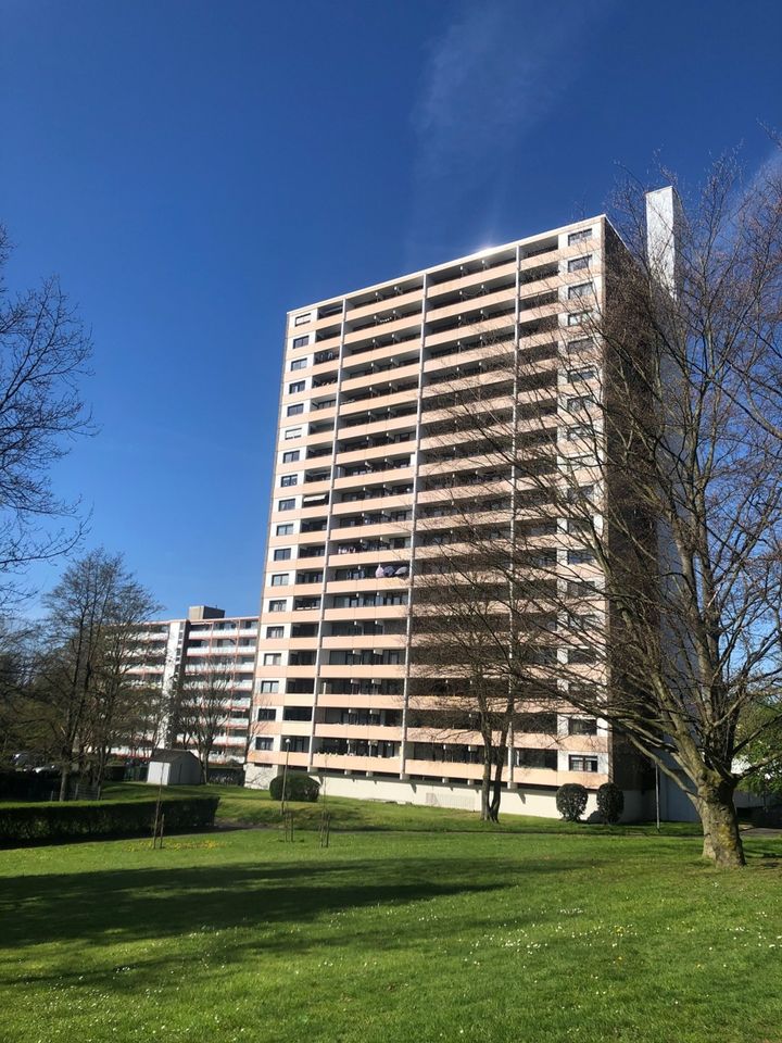 SANKT AUGUSTIN, TOLLE 3-Zi. Whg im 6. OG, ca. 80 m² Wfl, Diele, Duschbad, Balkon, Außen-Stellplatz. in Sankt Augustin