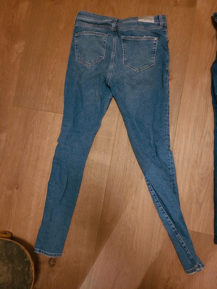 Hellblaue Jeans von Mavi Scarlett skinny 28/31 in Marburg