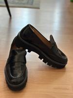 H&M leather loafer mit dicker Sohle Größe 39 - gut erhalten Frankfurt am Main - Bornheim Vorschau