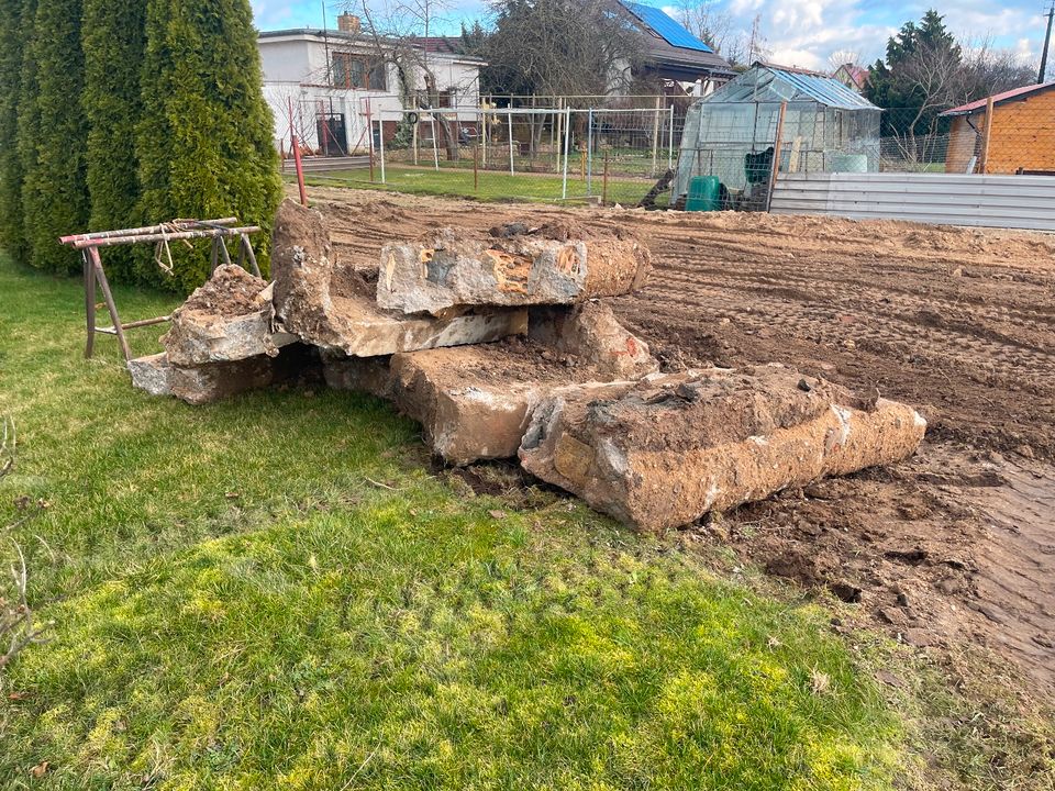 Erdarbeiten,Schachtarbeiten,Bagger,Grundstück,Garten,Neubau in Beilrode