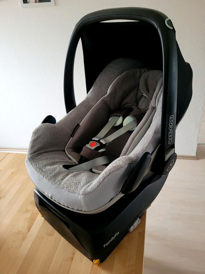 Maxi - Cosi Babyschale, Kindersitz und Isofix - Stadion in Rosenfeld