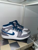 Jordan 1 cement grey white true blue 36,5 Neuwertig Düsseldorf - Stockum Vorschau