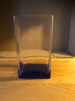 Glas Vase mit blauen Boden , 10 x 18 cm, Niedersachsen - Westerstede Vorschau