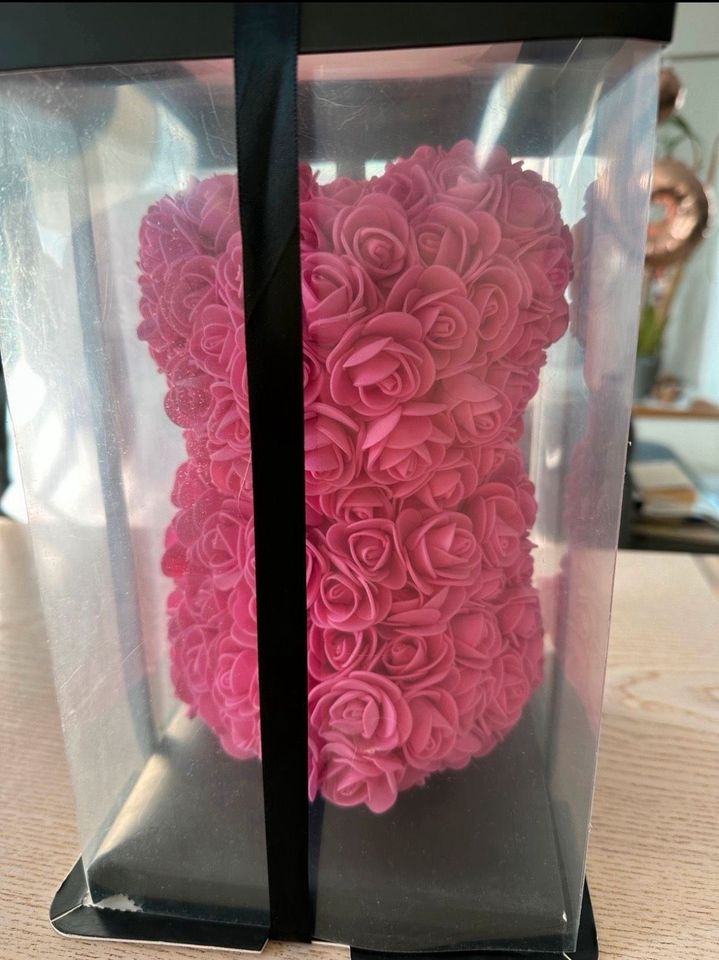 Rosenbär Bär aus Rosen Deko rosa Bär in Panitzsch