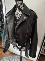 C&A Oversize Biker Jacke Lederimitat grau schwarz Gr. S Neu Nordrhein-Westfalen - Baesweiler Vorschau