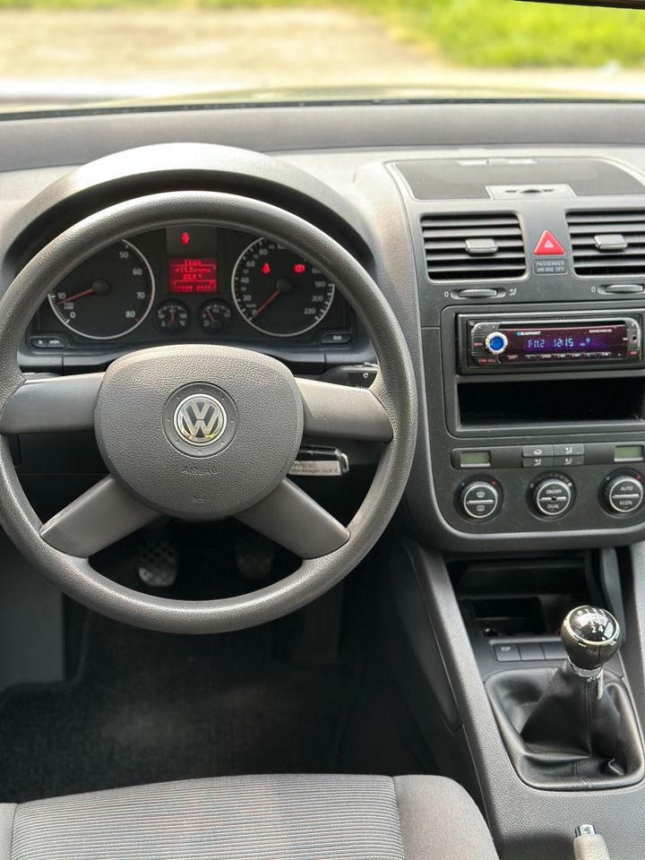 VOLKSWAGEN GOLF V 1.4 TRENDLINE/ALLWETTER/TÜV NEU!!! in Reichenbach an der Fils