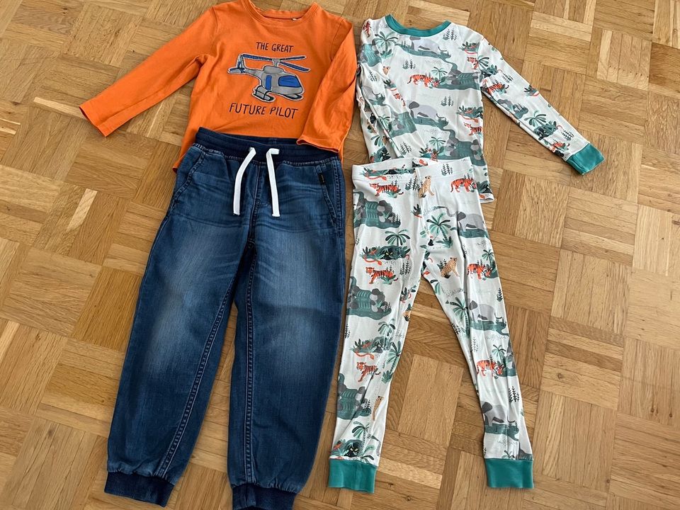 Kleidung Kind Junge Kleiderpaket Größe 116 in Berlin