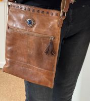 Micmacbag hochwertige braune Rind-Ledertasche Cross Body Top Nordrhein-Westfalen - Wermelskirchen Vorschau