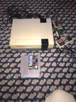Nintendo NES, 2 Controller , 3 Spiele Niedersachsen - Wendeburg Vorschau